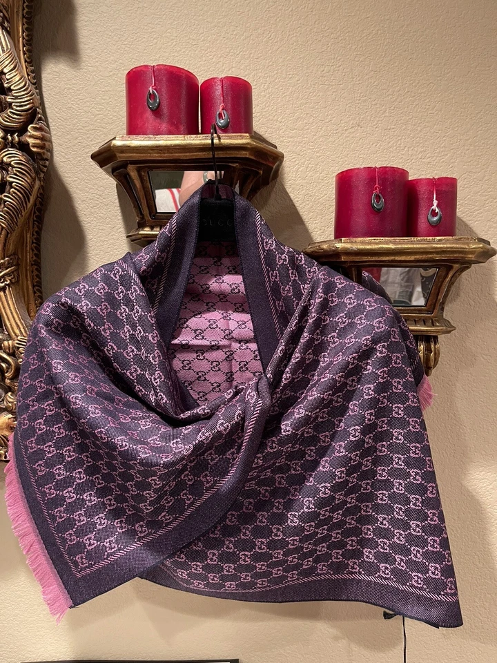 100% Authentic GUCCI Black Pink Jacquard GG Monogram Wool Scarf $420+Tax - Image 2 of 4