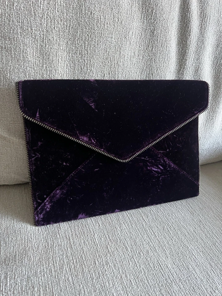 Cartera de terciopelo púrpura Rebecca Minkoff Foto 2 de 4