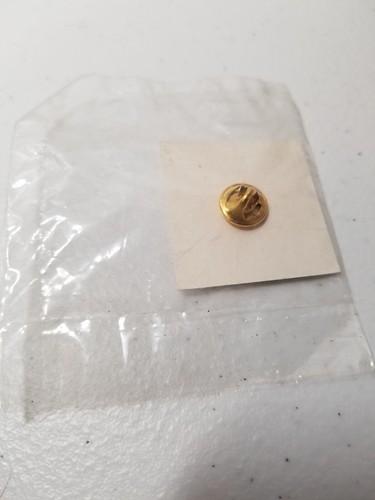 Mobil Oil Flying Red Pegasus Iconic Logo Lapel Pin Rare Vintage USA Made NOS NEW - Picture 4 of 4