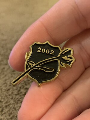Vintage 2002 Rose Shield Gold Tone Enamel Lapel Pin (GW9)