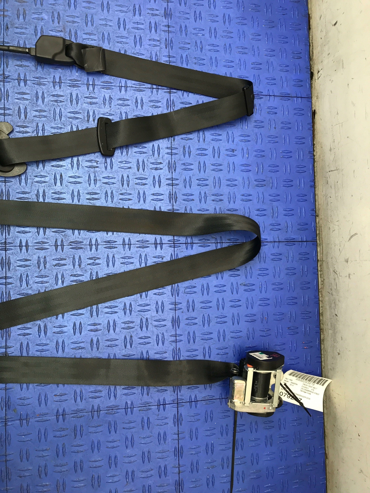13 - 16 MASERATI QUATTROPORTE FRONT RIGHT SEAT BELT RETRACTOR TENSIONER 6154937