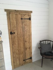 GORGEOUS BESPOKE RUSTIC OLD CHARM RECLAIMED TIMBER LEDGED & BRACED DOOR.
