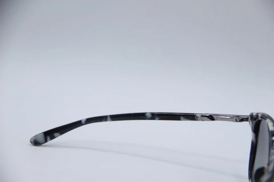 NUEVO OAKLEY OO2047-02 TIMBRE NEGRO BLANCO MONTURA AUTÉNTICA GAFAS DE SOL 53-19 Foto 3 de 4