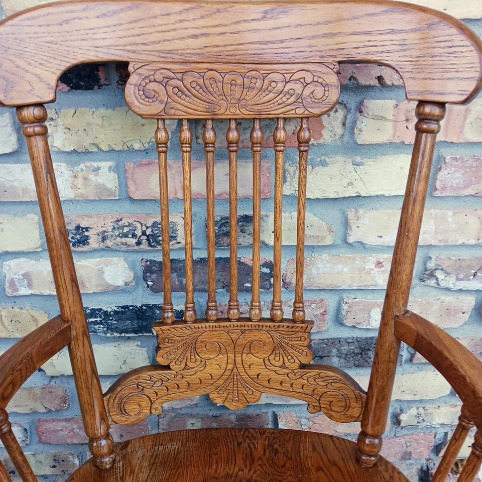 Antiguo sillón vintage tallado con respaldo de prensa roble macizo ¡Raro!! Foto 3 de 4