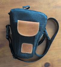 QUANTARAY Black Holster Style Camera Bag. Very Nice Condition.