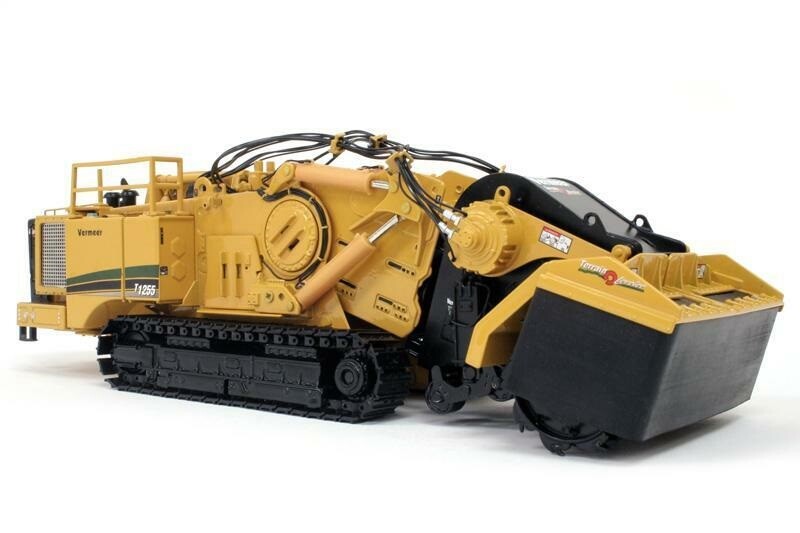 Vermeer T1255 Commander 3 　　1/50 Vermeer T1255 Commander 3 with Terrain Leveler - TWH 1:50 Scale