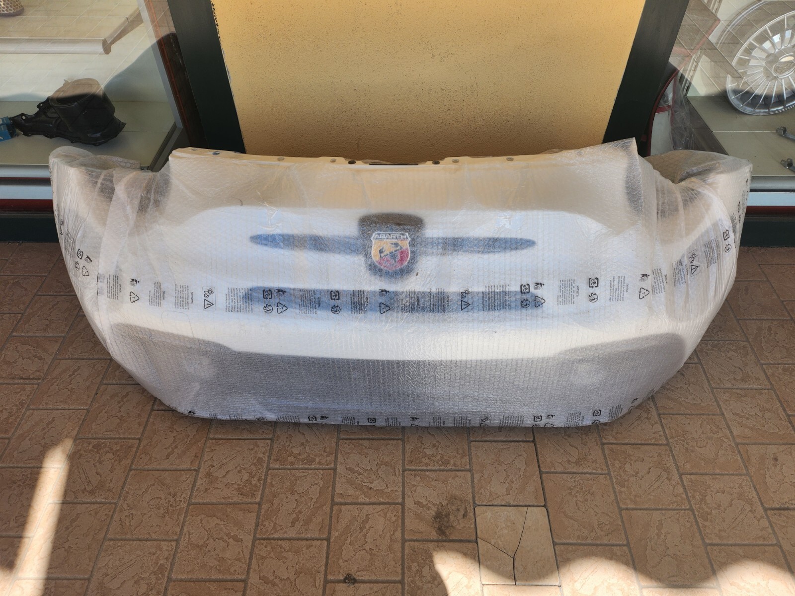 Foto 2 di 19