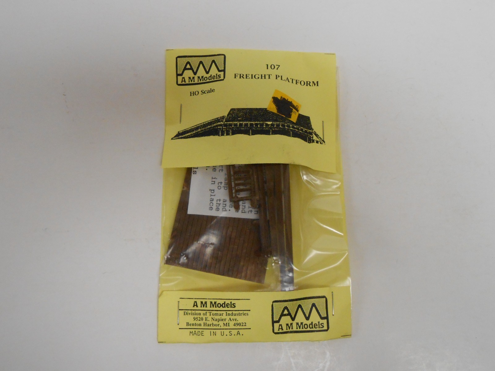 AM MODELS FREIGHT PLATFORM HO SCALE  1/87 MODEL RAILROAD TRAINS