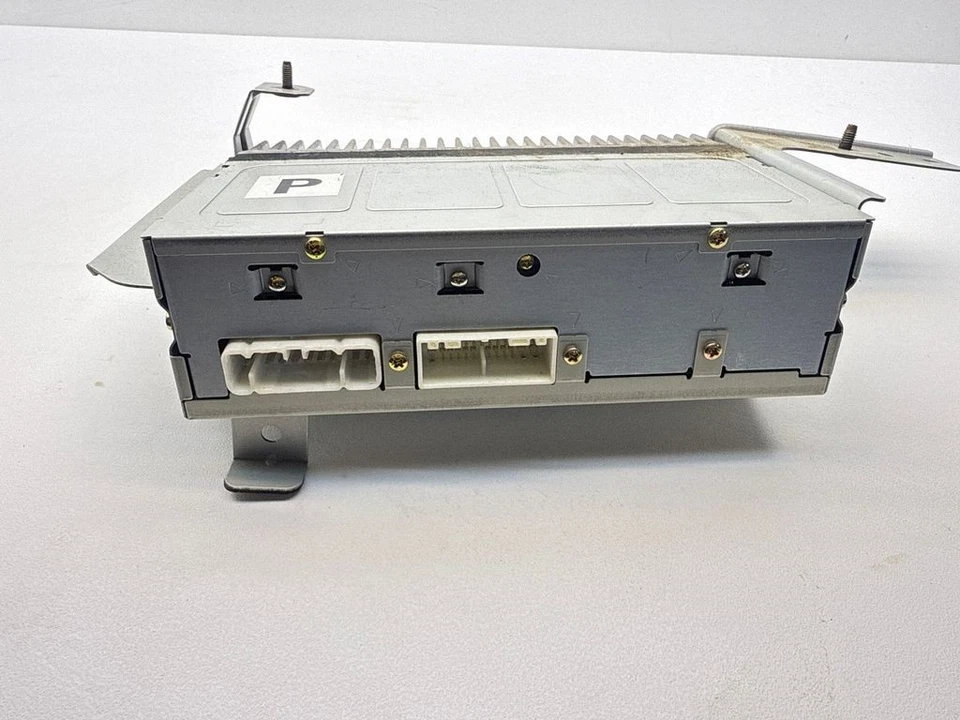 Toyota Land Cruiser (J100) 2004 Amplificateur de son 8628060351 ATM33135 - Photo 2/4