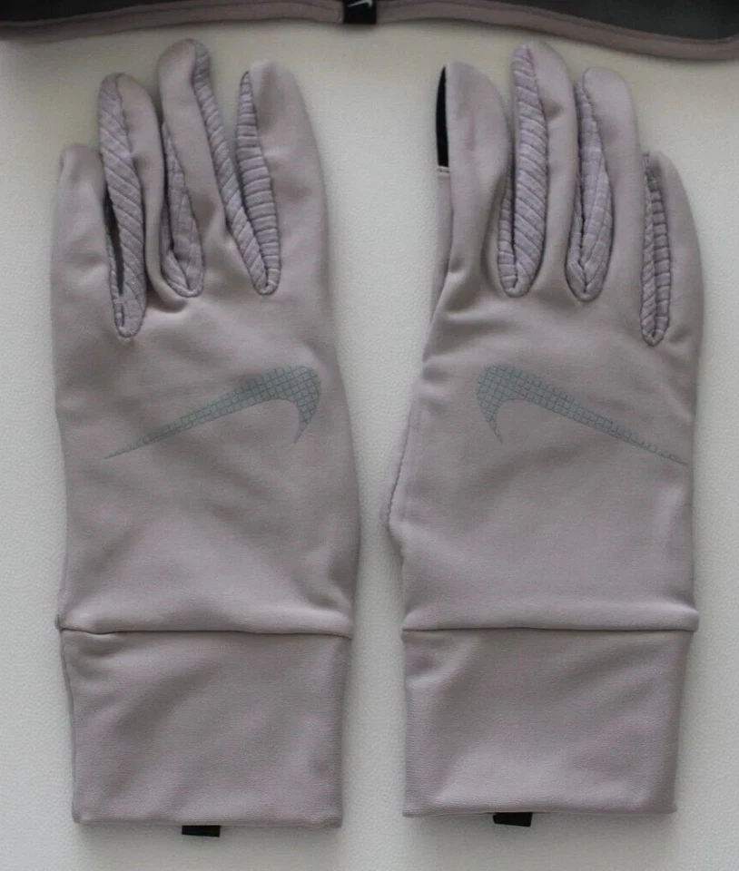 Conjunto de diadema y guantes Nike Essential para mujer M/L plateado lila/plateado Foto 3 de 4