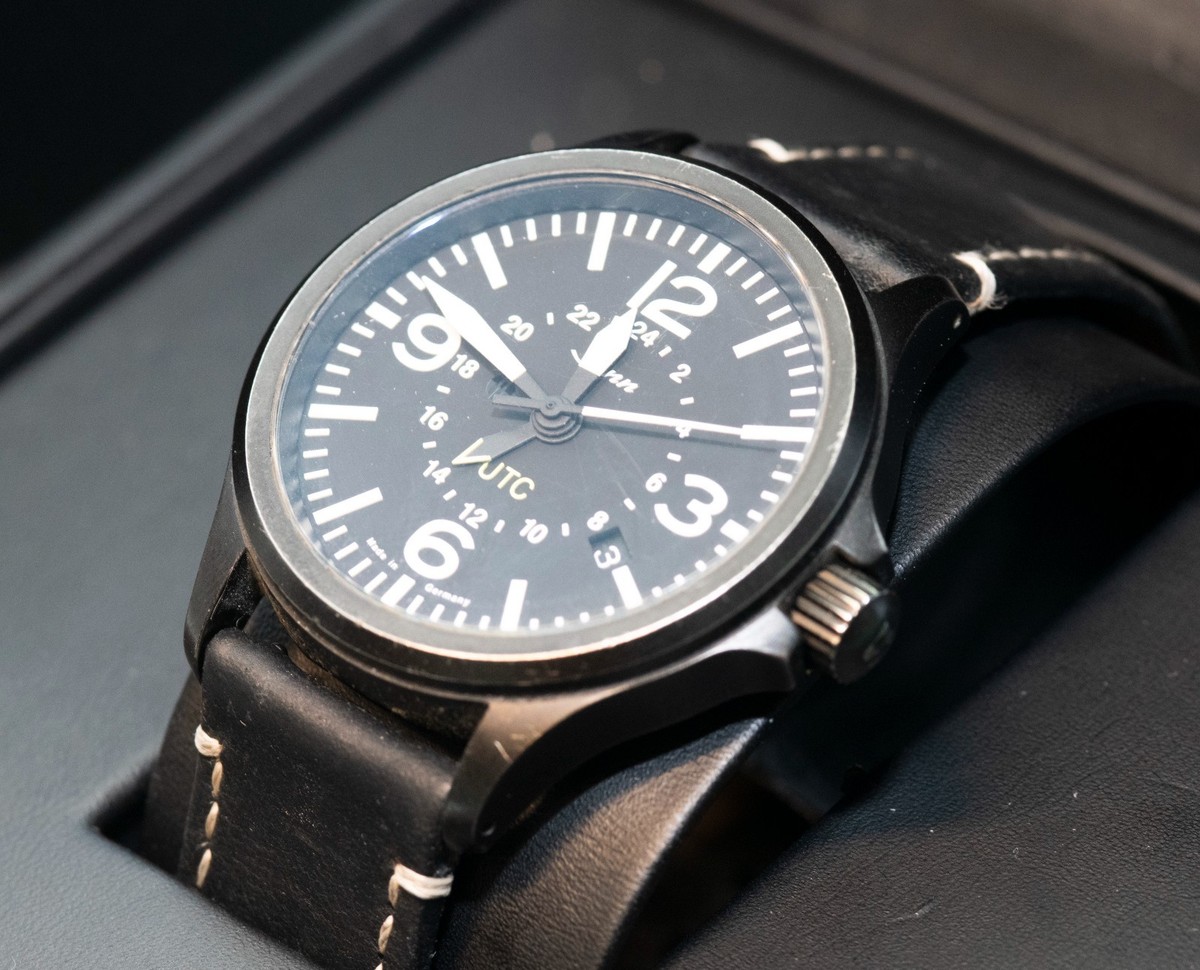 Sinn 856 S UTC Black Automatic ETA Movement GMT Watch w Box