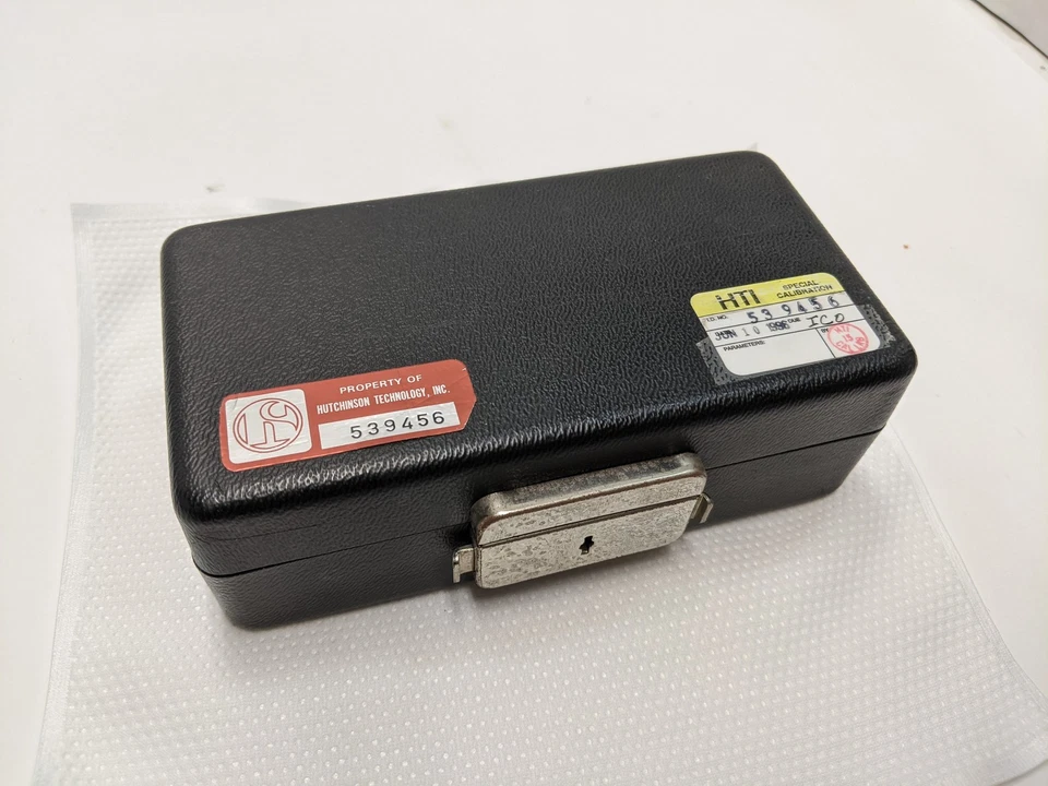 Leitz Wetzlar Quarz Chrom Loch Kalibrier Absehen Platte 060-680-090-000 - Bild 2 von 4