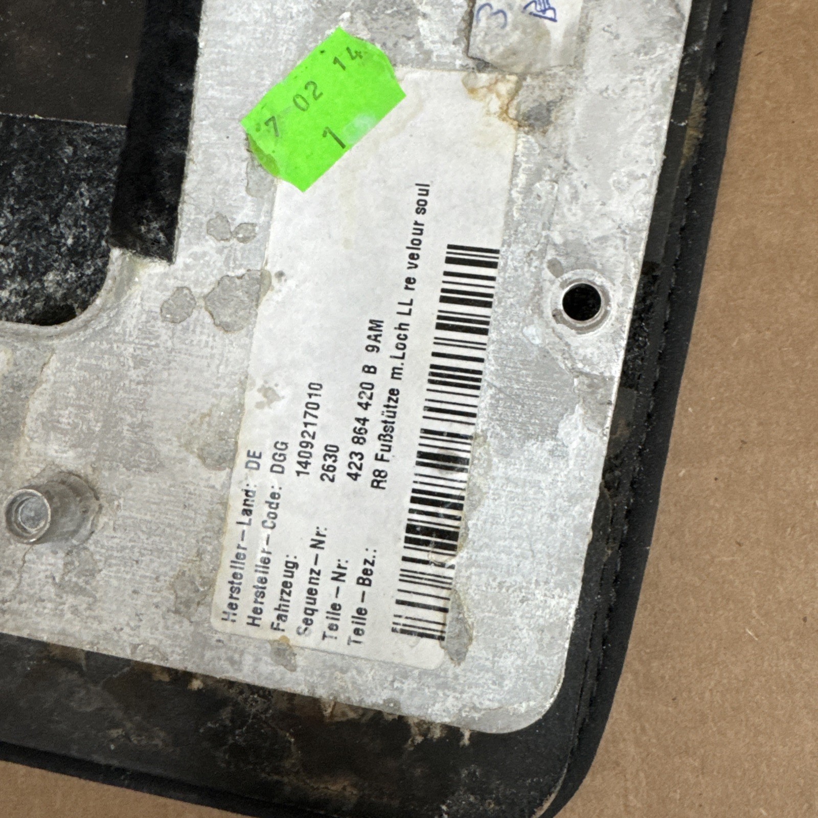2008 2012 2014 2015 Audi R8 Front Right Floor Fuse Carpet Mat Cover Panel 1425