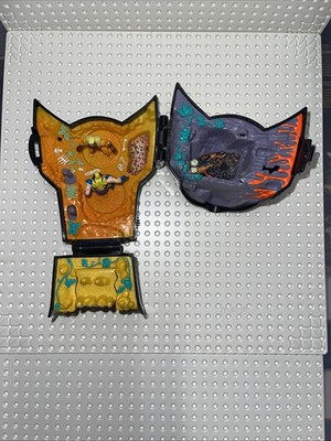 1997 Wolverine Polly Pocket ''The Lair Of Terror'' Spielset mit 2 Figuren Vintage