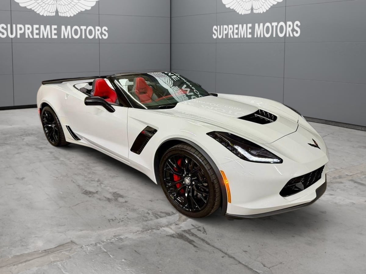 2016 Arctic White Chevrolet Corvette   | C7 Corvette Photo 4
