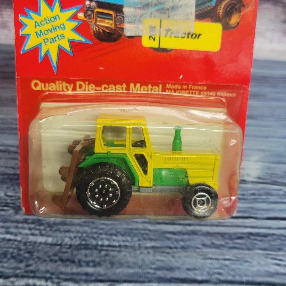 Majorette 1/64 Scale die-cast green and yellow tractor sealed - Image 2 of 4