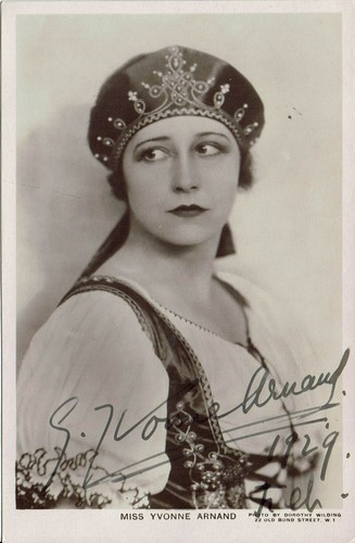 Yvonne Arnaud hand signed photo