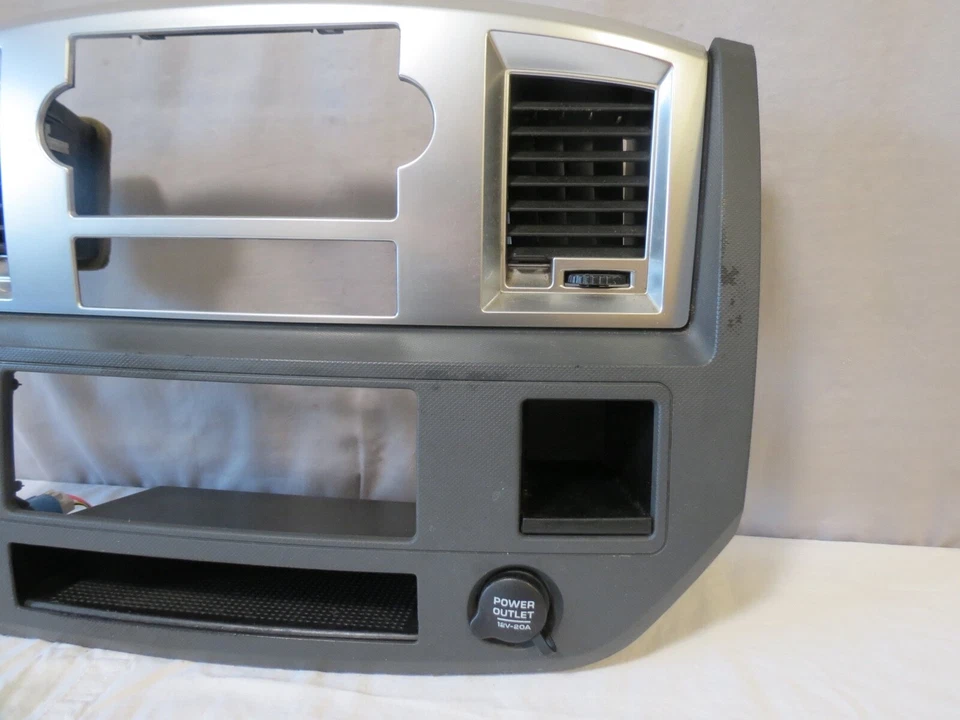 ✅ 06 07 08 Dodge RAM Radio Player AC Temp Climate Control Panel Dash Bezel OEM - Image 2 of 4