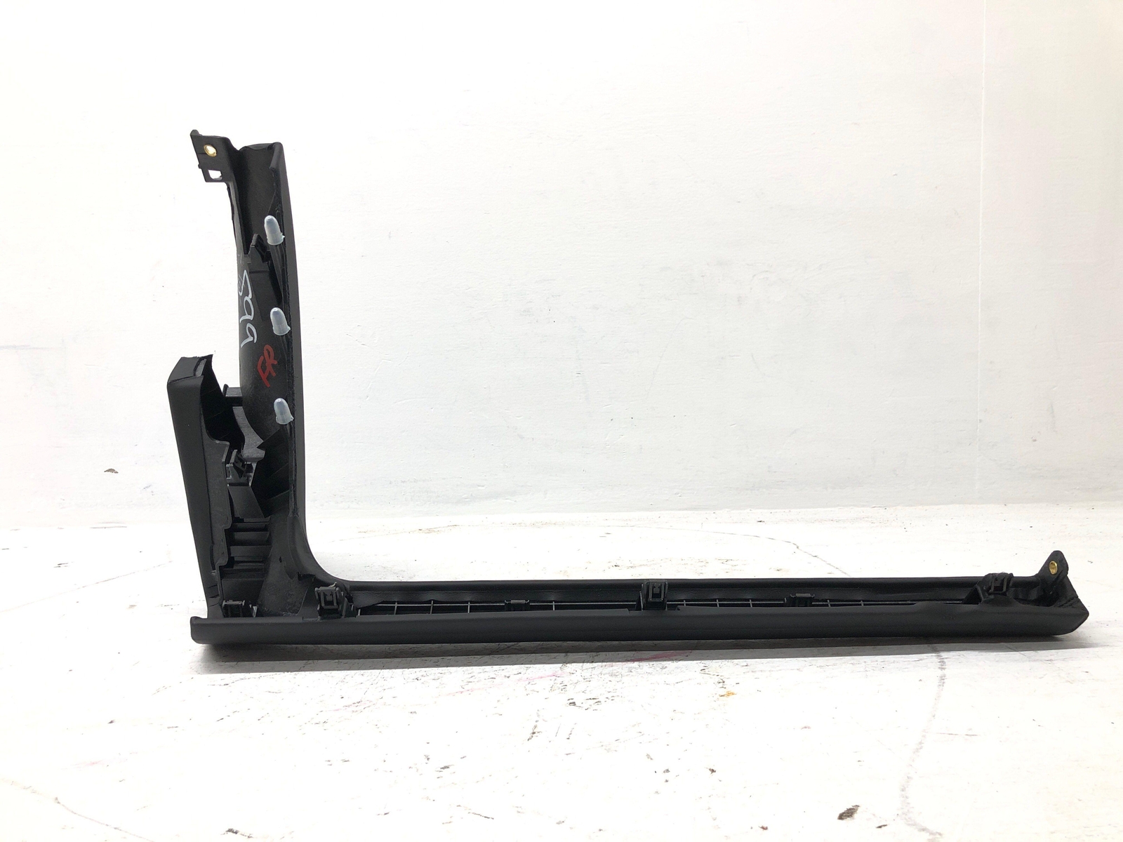 2016-2020 BENTLEY BENTAYGA LOWER RIGHT DASHBOARD CENTER TRIM PANEL 36B868109