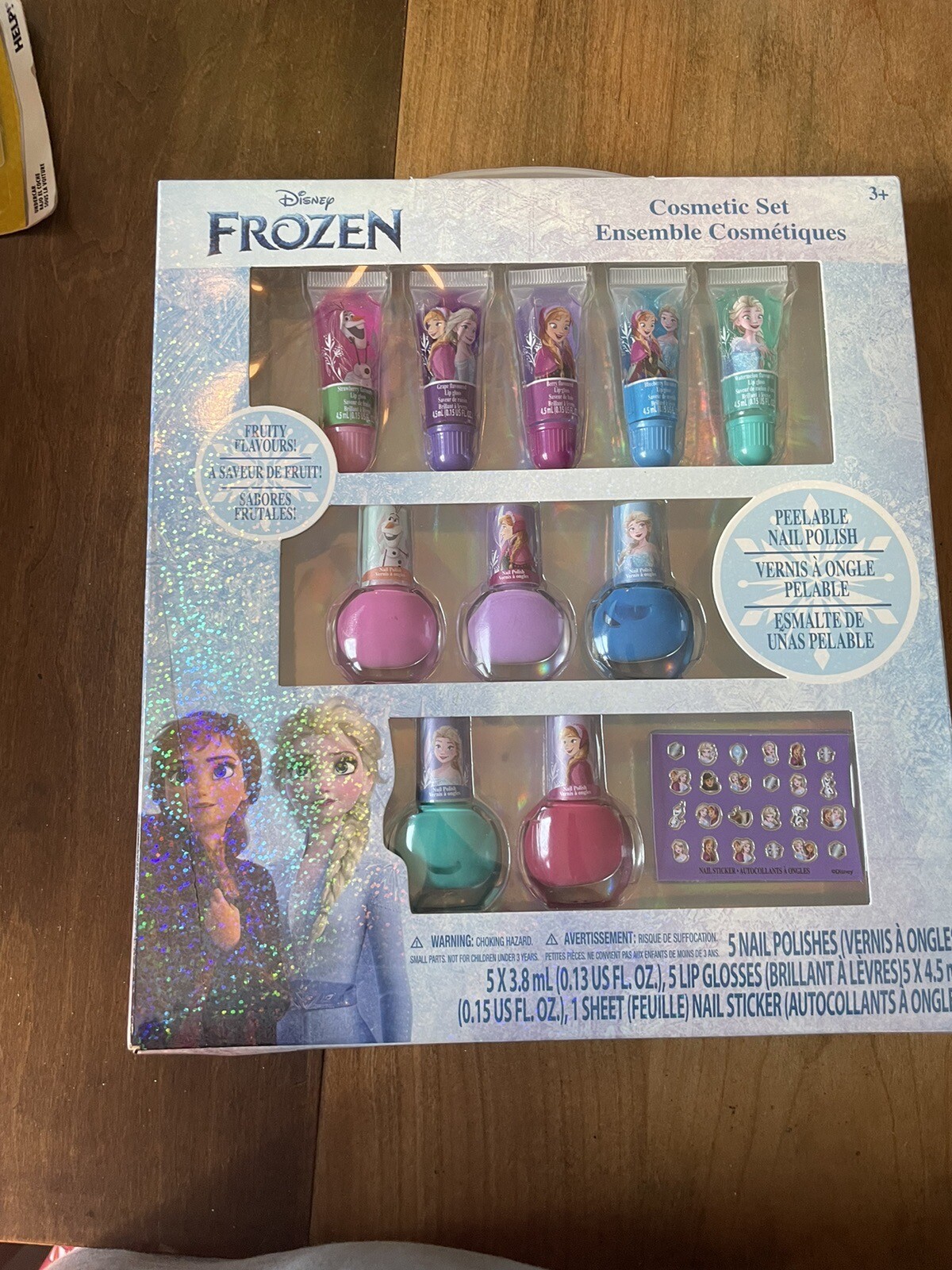 Disney Frozen -  Sparkly Cosmetic Makeup Set for Girls (Townley Girl)