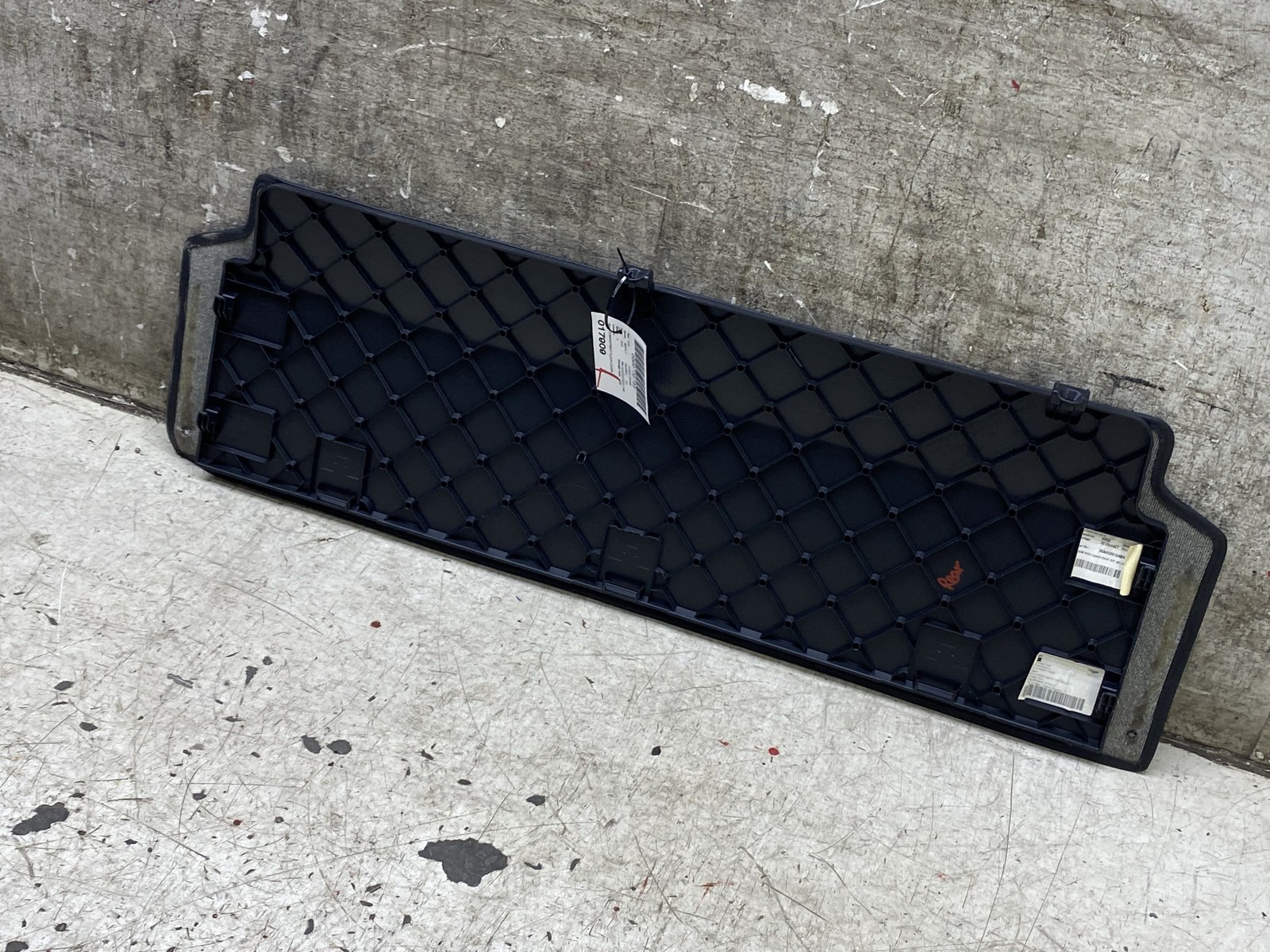 2015-2020 BENTLEY BENTAYGA OEM REAR COMPARTMENT FLOOR COVER PANEL 36A863913