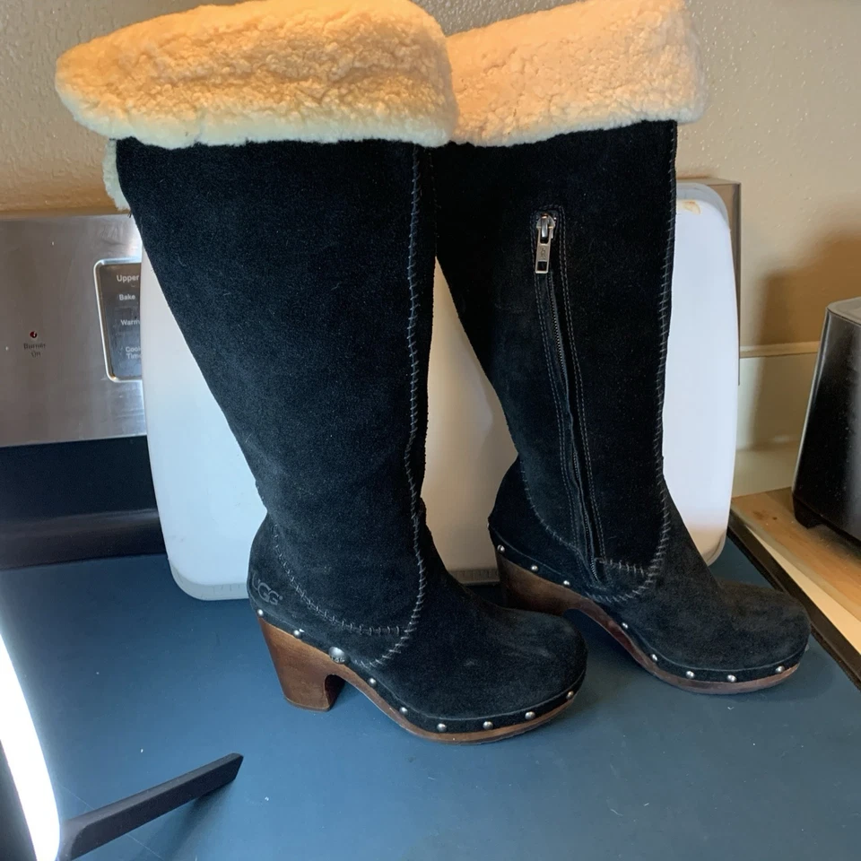Botas altas UGG Australia para mujer Lillian negras de gamuza talla 5 Foto 2 de 4