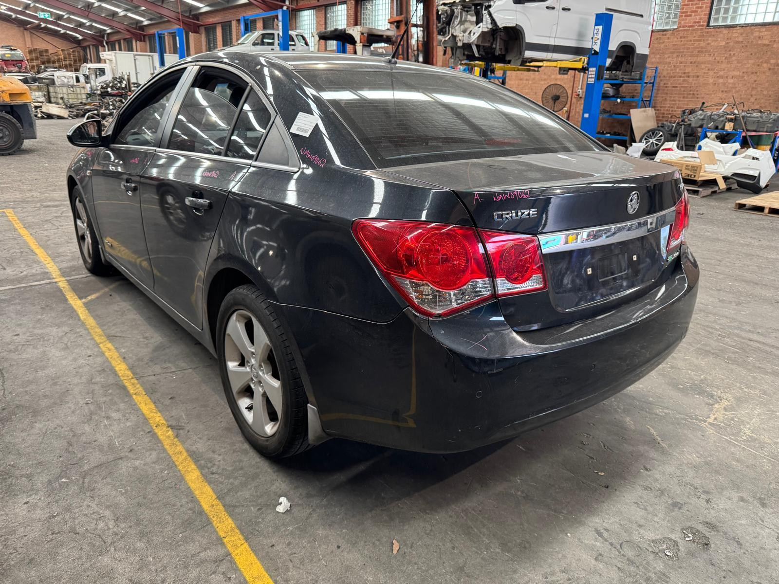 2009 Holden Cruze RIGHT HEADLAMP JG 03/2009-02/2011 764769 image 3