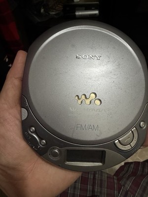 Sony Walkman D-F20 CD Player/AM/FM Radio ESPMAX- Tested & Working 