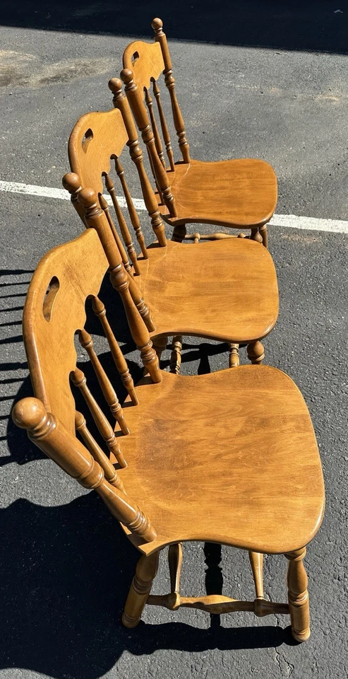 Ethan Allen Heirloom  Maple Wood Colonial Spindle Dining Chairs 10-6002 - Image 2 of 4