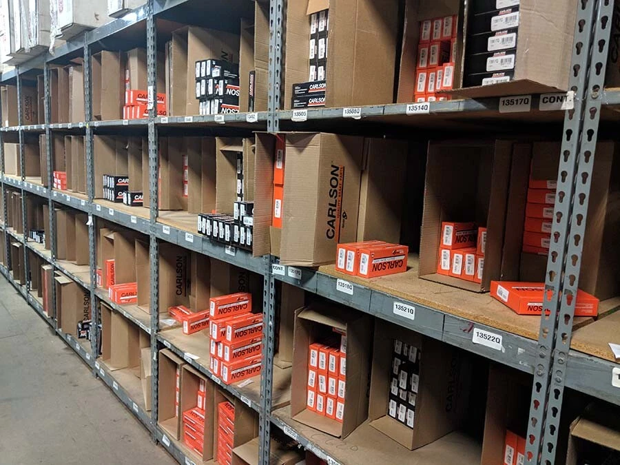 Kit de reparo de reconstrução de pinça de freio a disco traseira para Ford Transit-150 2015-2019 - Imagem 2 de 3