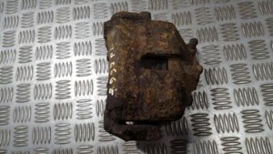 Bremssattel rechts vorne  Volkswagen Jetta DE527004-33