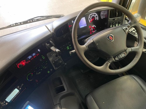 SCANIA P410 8X4 *EURO 6* STEEL TIPPER - 2016 - KX16 ZYD - Picture 15 of 18