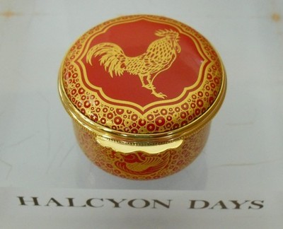 Halcyon Days Chinesischer Sternzeichen - Jahr des Hahns Emaille Box - 1 5/8'' (4,25 cm)