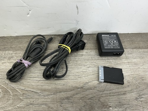 Nikon Coolpix 2500 2.0MP Digital Camera w/ New Battery Tested & Working - Picture 10 of 18