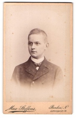 Fotografie Max Steffens, Berlin, Lothringerstraße 54, Knabe mit Fliege 