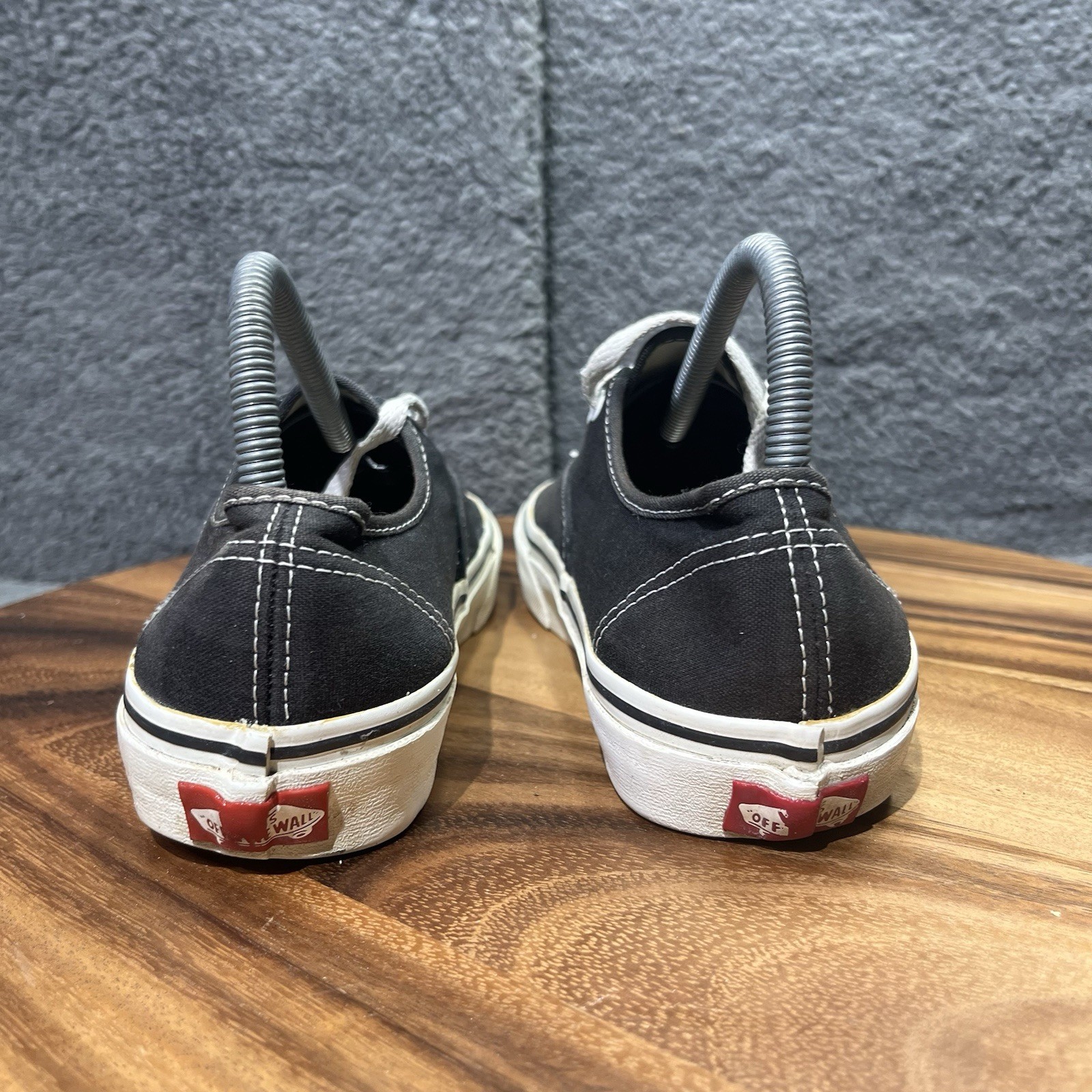 Vans Lace Up Black White Skate Shoes Mens Size 7 Women’s 8.5 Gum Sole TB4R thumbnail 10