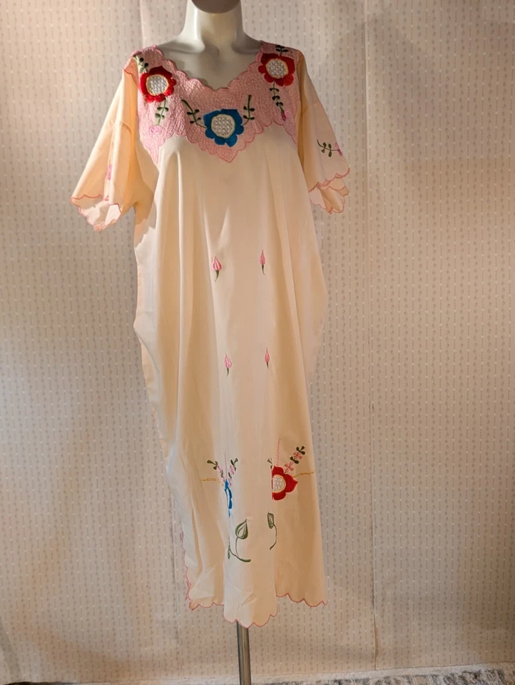 Vintage Cottage Core Dress XL Mexican Embroidered Flowers Romantic Pink Handmade - Image 2 of 4
