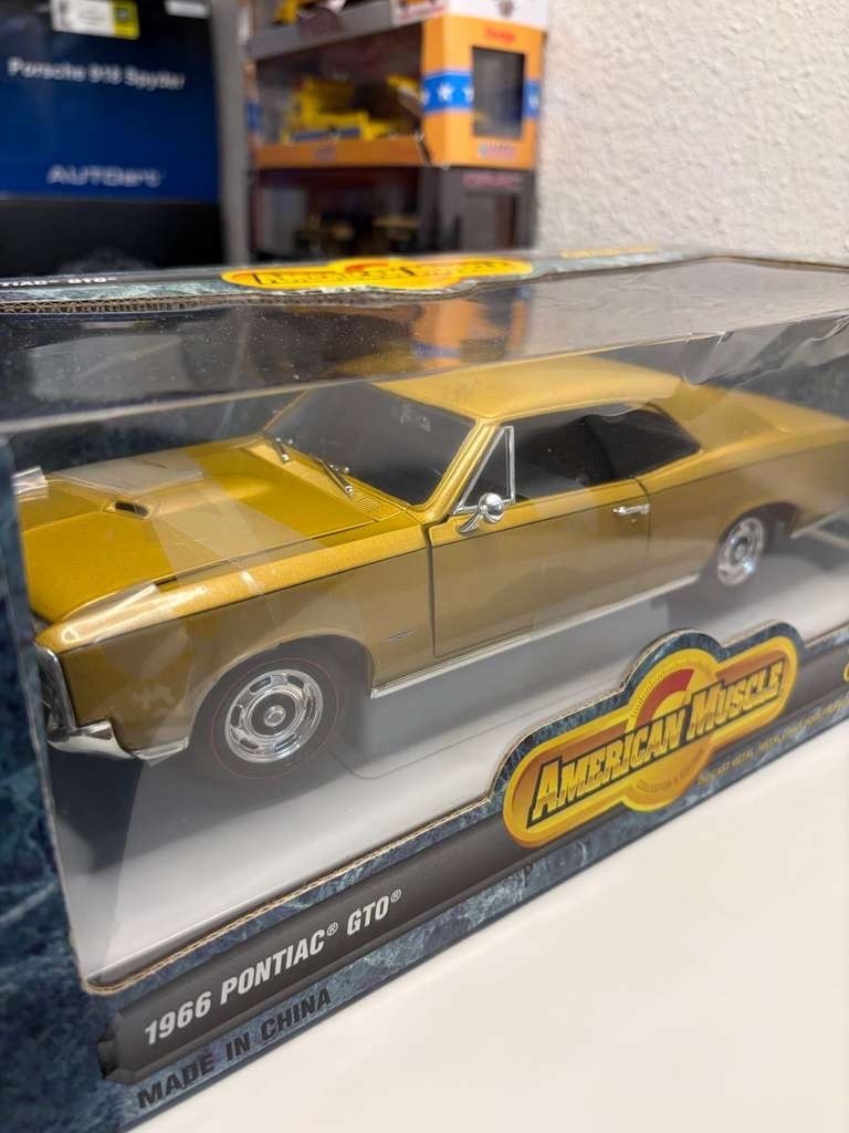 1966 Pontiac GTO Gold 1:18 Ertl American Muscle Diecast Car