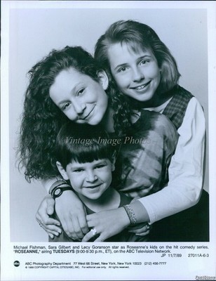1989 Michael Fishman Sara Gilbert Lecy Goranson Star In Roseanne Tv Photo 7x9