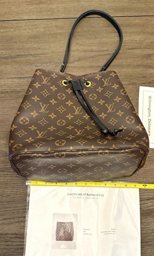 Louis Vuitton NéoNoé MM Monogram Brown Bucket Drawstring Bag Black Strap Gold