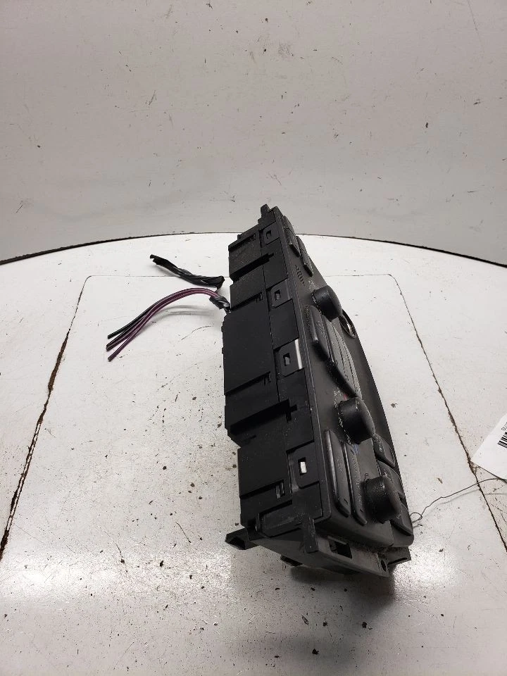 Control de temperatura sedán Fahrenheit compatible con 01-09 VOLVO 60 SERIES 1383793 Foto 2 de 4