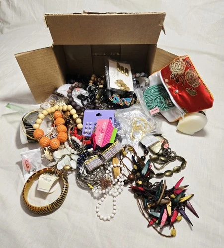4 Pounds Wearable Resellable Costume Jewelry New With Tags To Vintage Mixed Lot