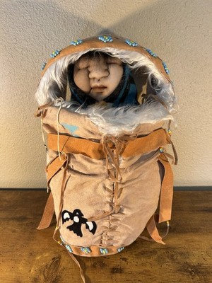 Handgefertigte Baby-Puppenwiege im indianischen Stil Papoose Perlen Volkskunst