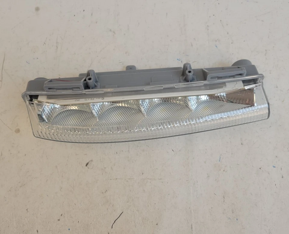 Mercedes-Benz C250/C300/C350 2012 2013 2014 2015 luz de conducción pasajero/derecha Foto 2 de 4