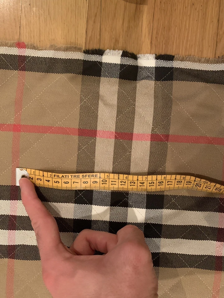 Tessuto Scozzese Tartan Fondo Beige Trapuntato, altezza h 160cm, PREZZO PER 50cm - Immagine 4 di 4