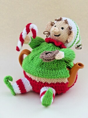 Kleine gefüllte Weihnachtselfe Tee Kuschel Strickanleitung zum Selberstricken