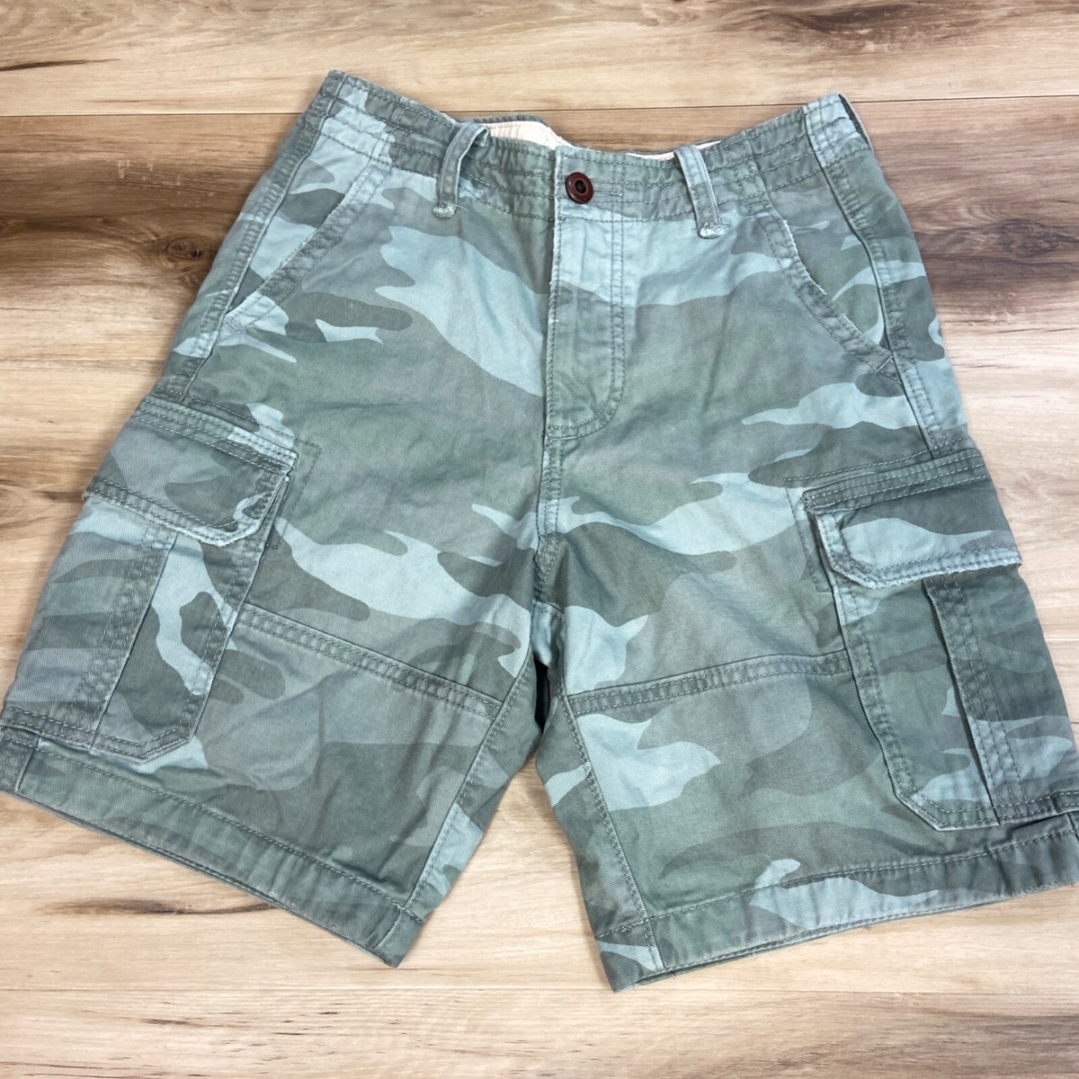 hollister camo shorts