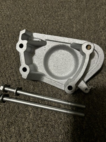917-189 Dorman Motor and Transmission Mount Bracket Passenger Right Side Hand - Picture 2 of 3