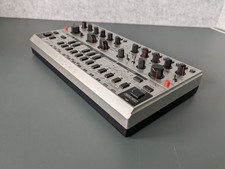 Behringer TD-3-MO-SR Acid Synthesizer (Modded...