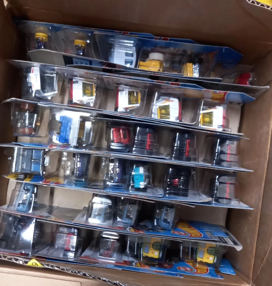 Hot Wheels чехол для переупаковки 72 шт. случайный выбор. Каждый чехол включает в себя эксклюзивные товары и аксессуары для магазина. - Изображение 2 из 4